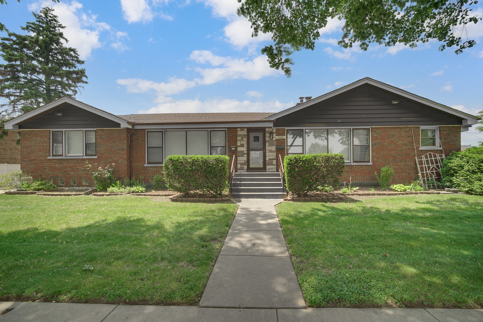 9600 Kilpatrick Avenue #North, Oak Lawn, IL 60453