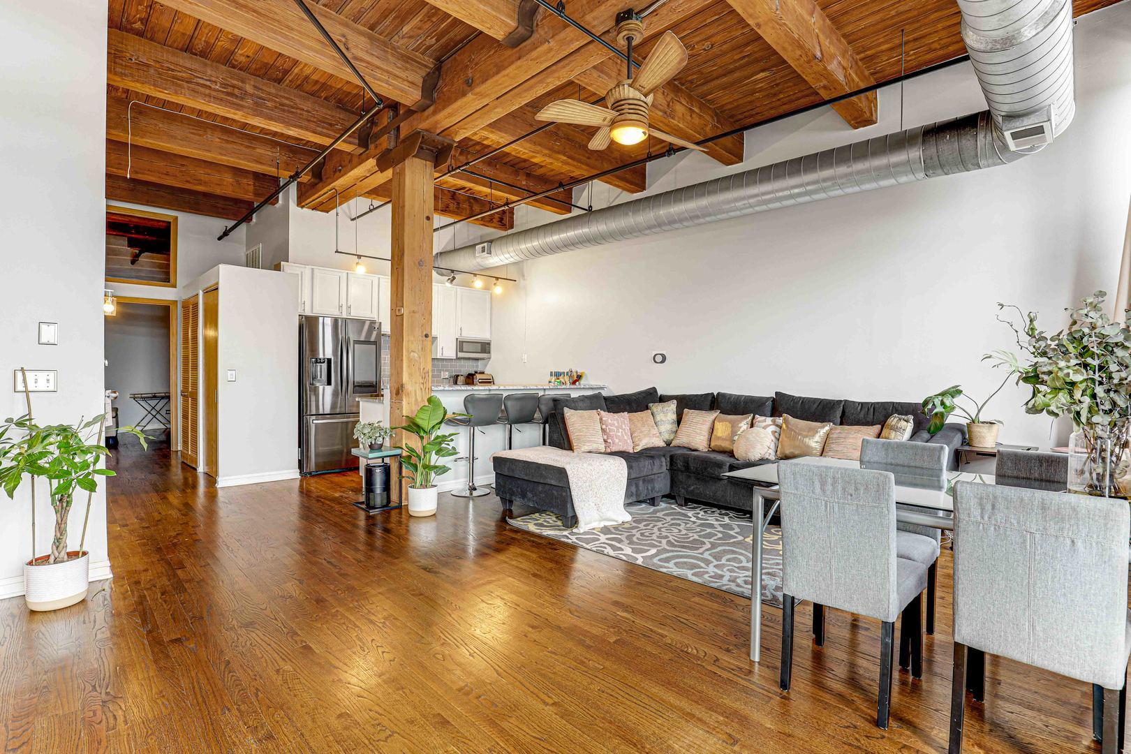 1250 W Van Buren Street #515, Chicago, IL 60607