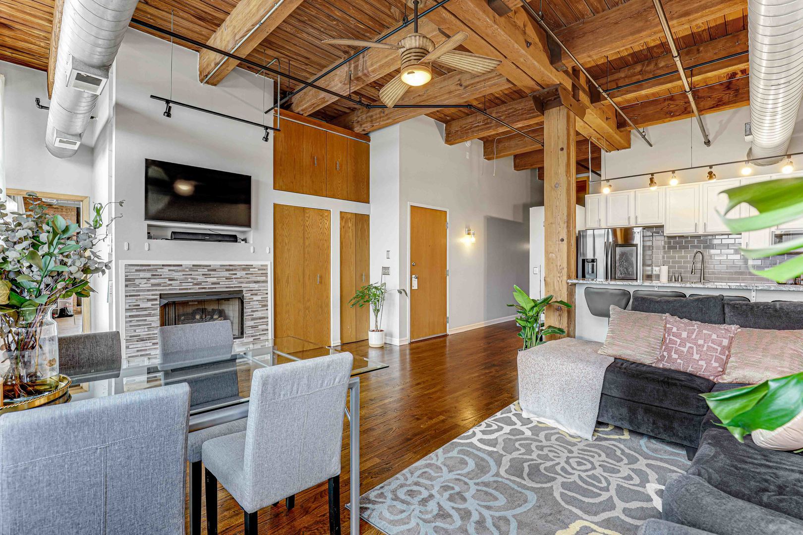 1250 W Van Buren Street #515, Chicago, IL 60607
