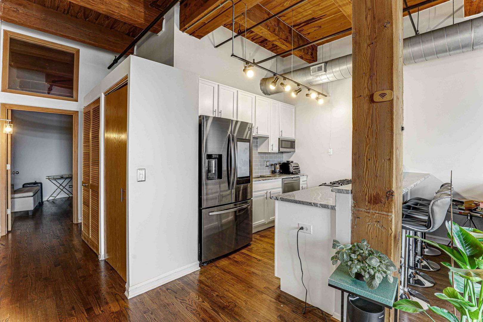 1250 W Van Buren Street #515, Chicago, IL 60607