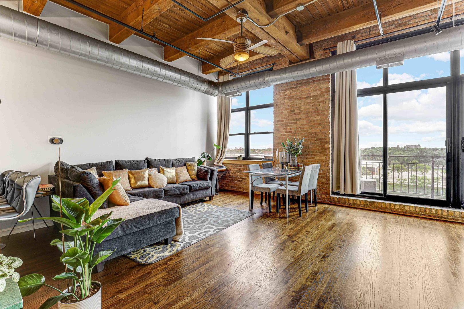 1250 W Van Buren Street #515, Chicago, IL 60607