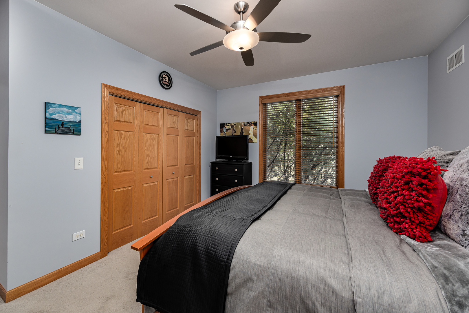 560 Birch Hollow Drive, Antioch, IL 60002