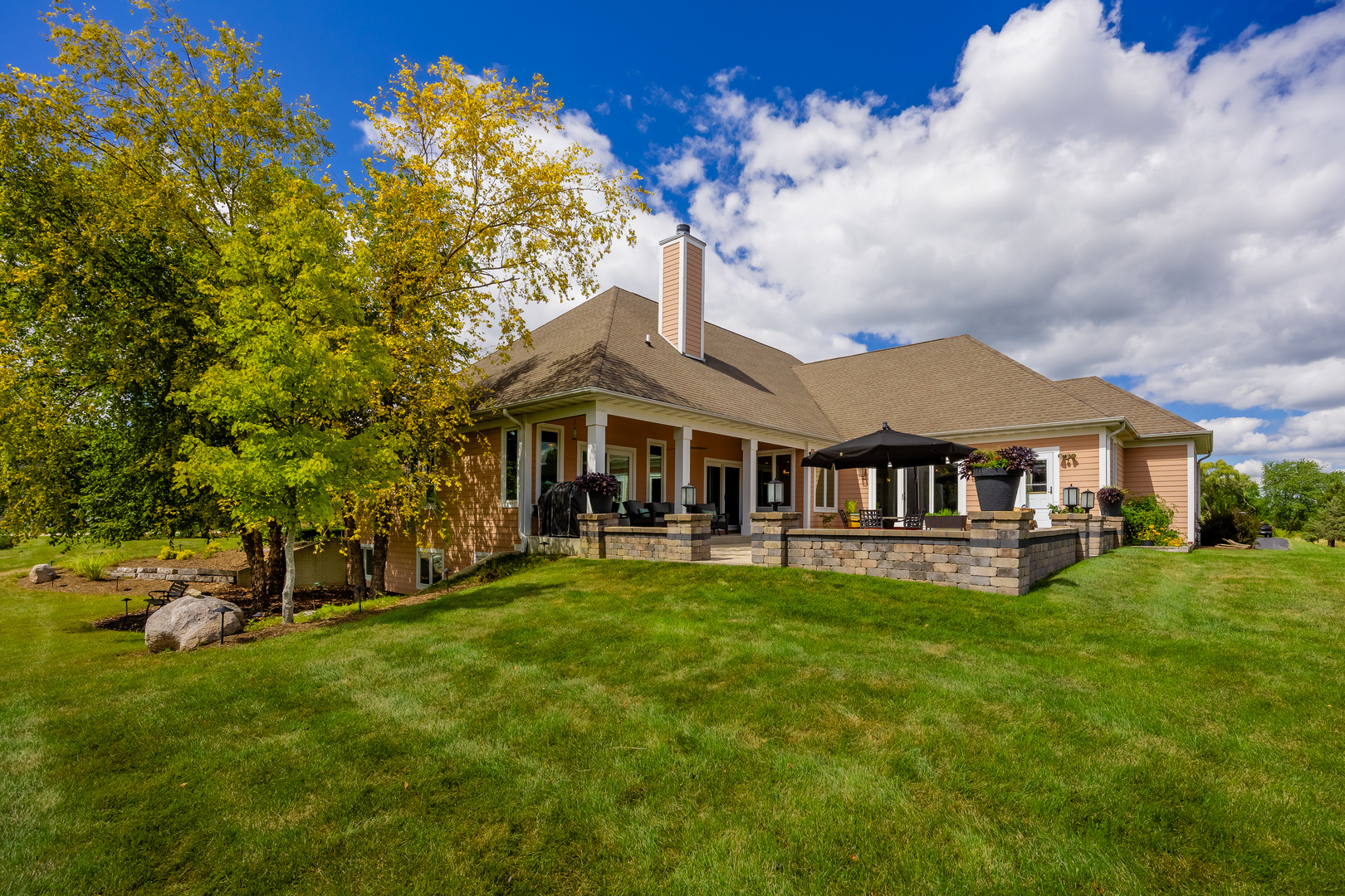 560 Birch Hollow Drive, Antioch, IL 60002