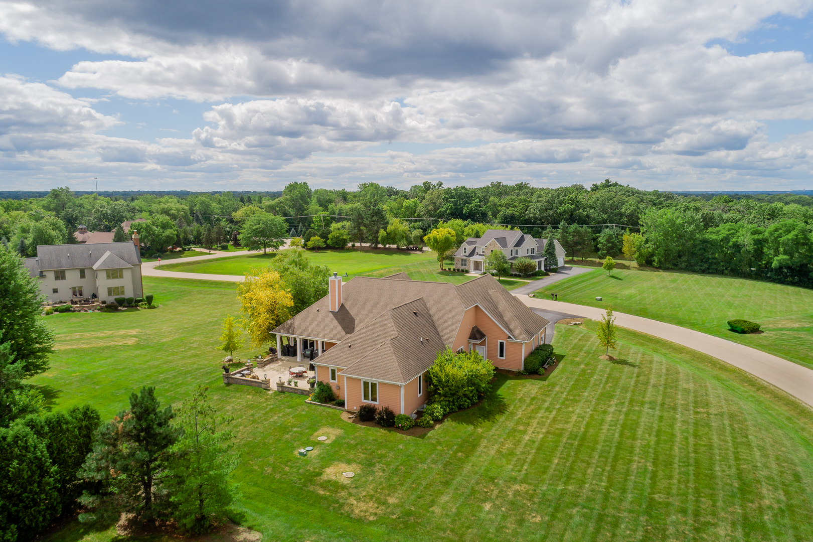 560 Birch Hollow Drive, Antioch, IL 60002
