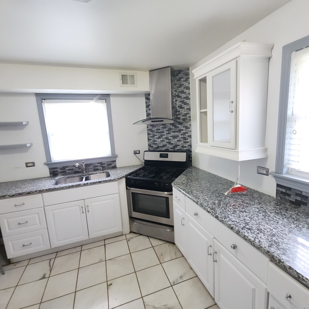 11258 S NORMANDY Avenue, Worth, IL 60482