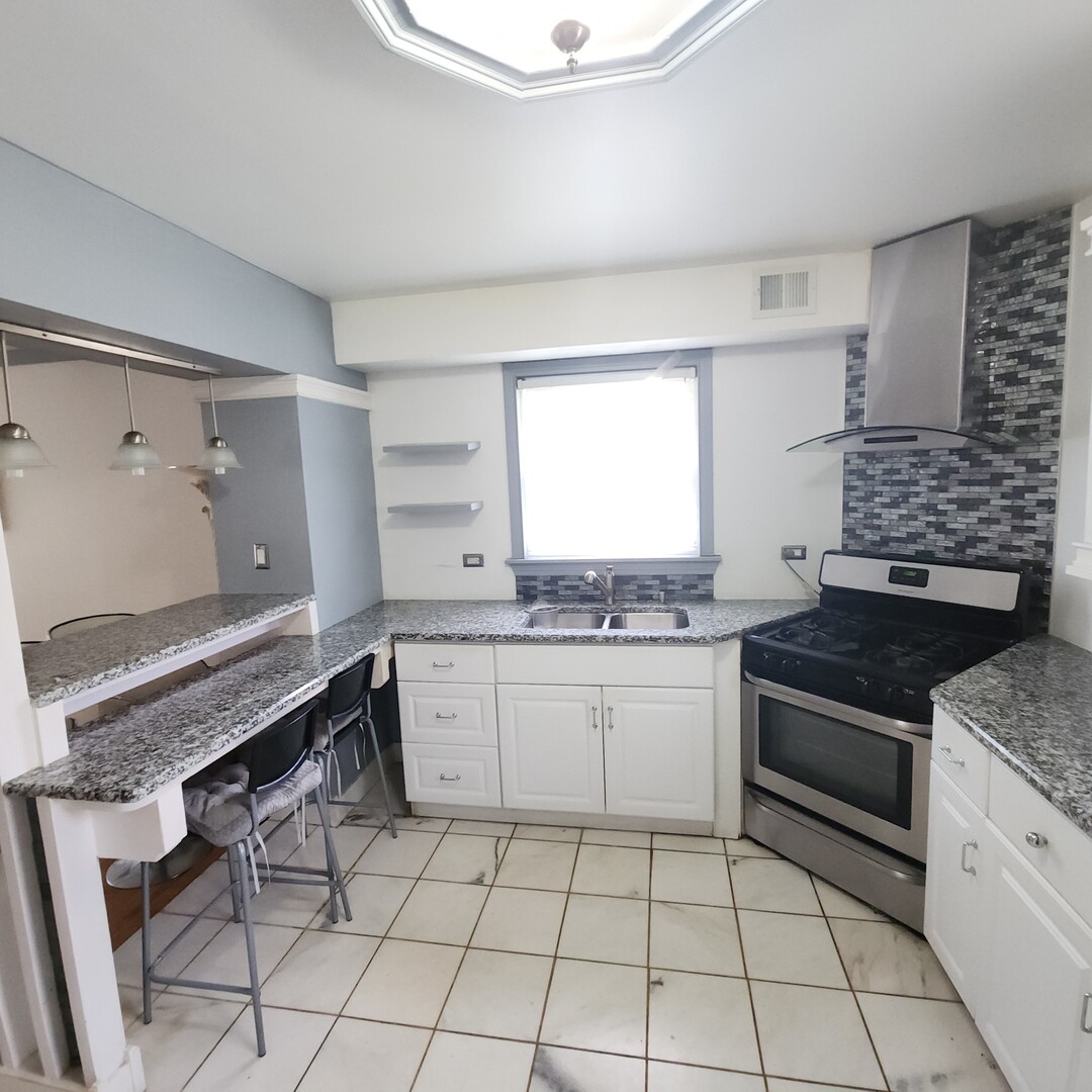 11258 S NORMANDY Avenue, Worth, IL 60482