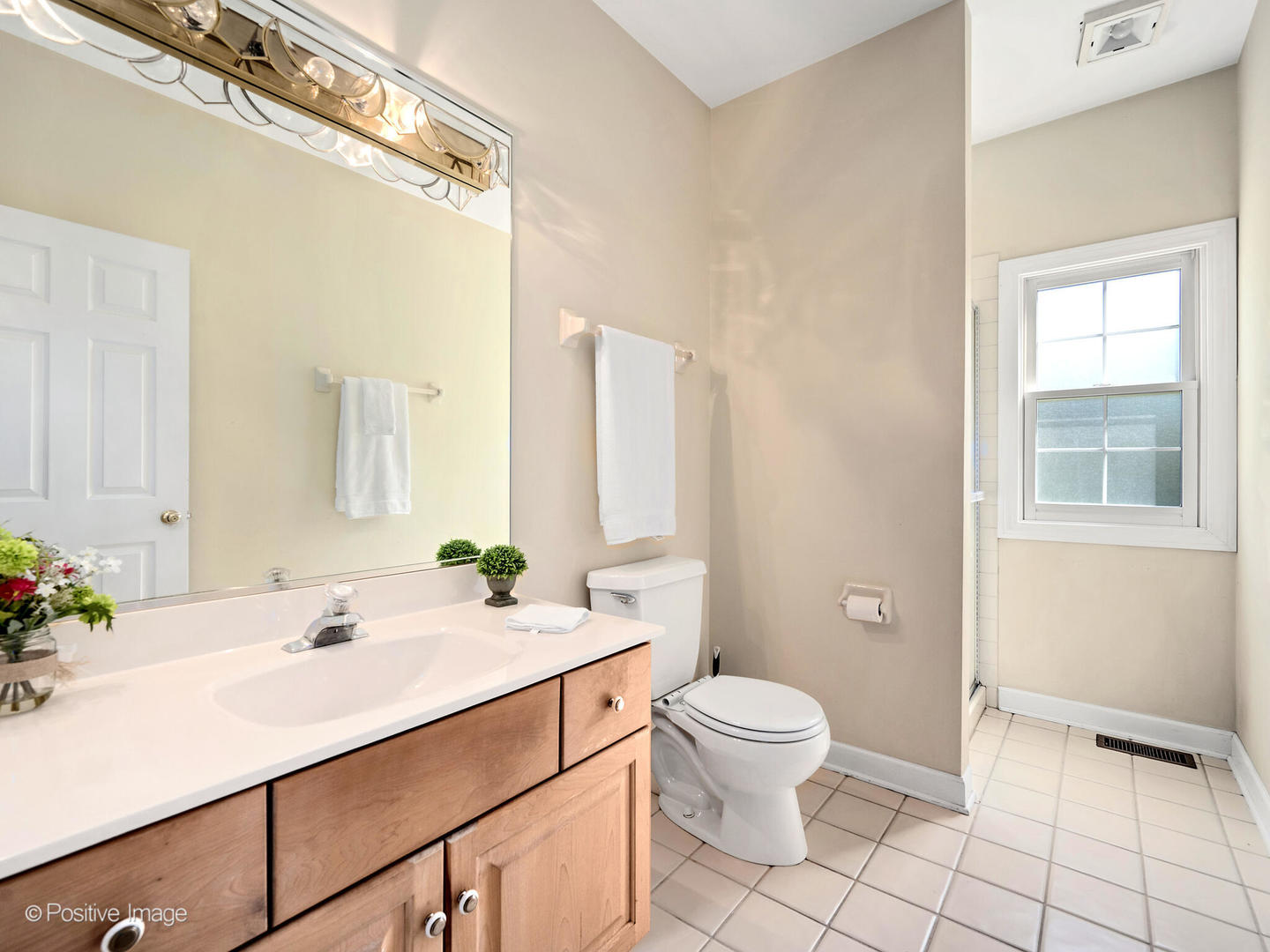 203 Grant Avenue, Clarendon Hills, IL 60514