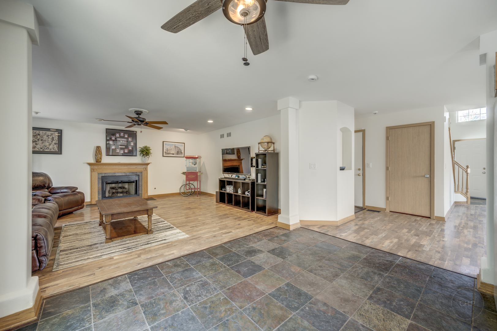 1966 Congrove Drive, Aurora, IL 60503