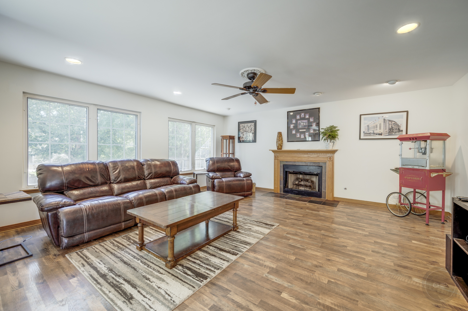 1966 Congrove Drive, Aurora, IL 60503