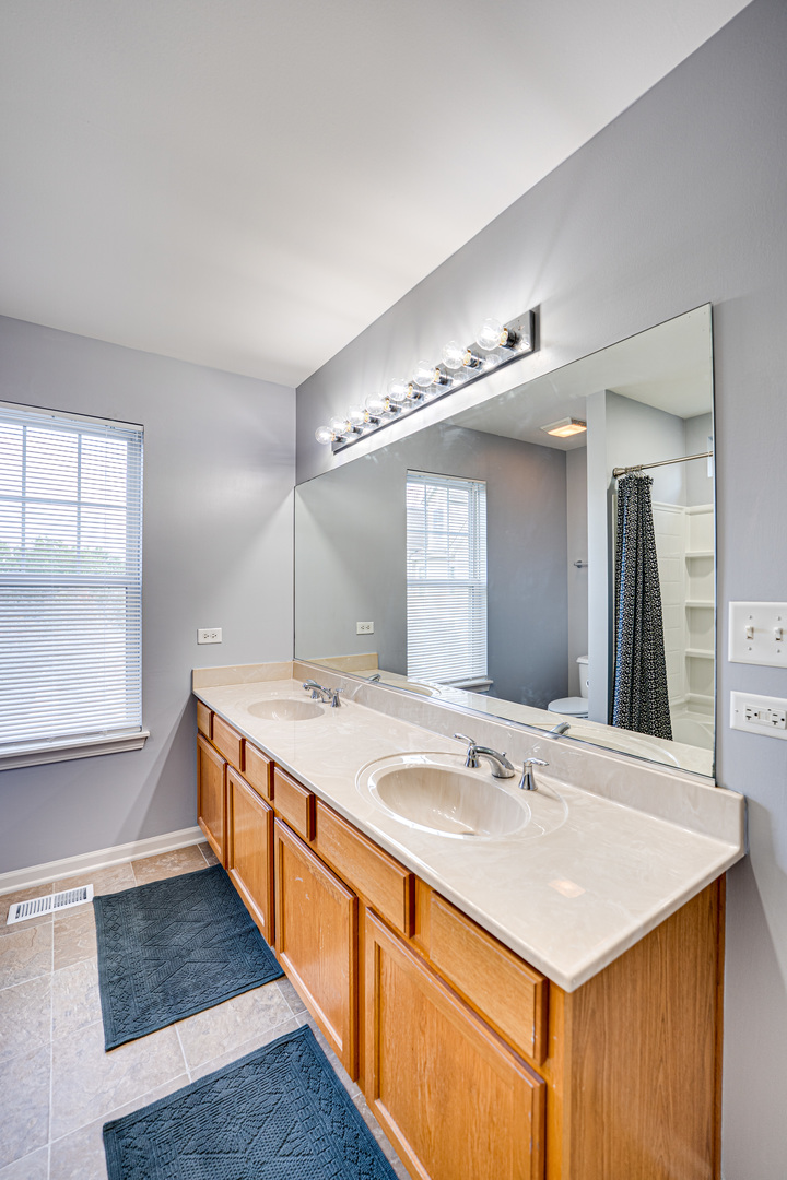 3355 kentshire Circle, Aurora, IL 60504