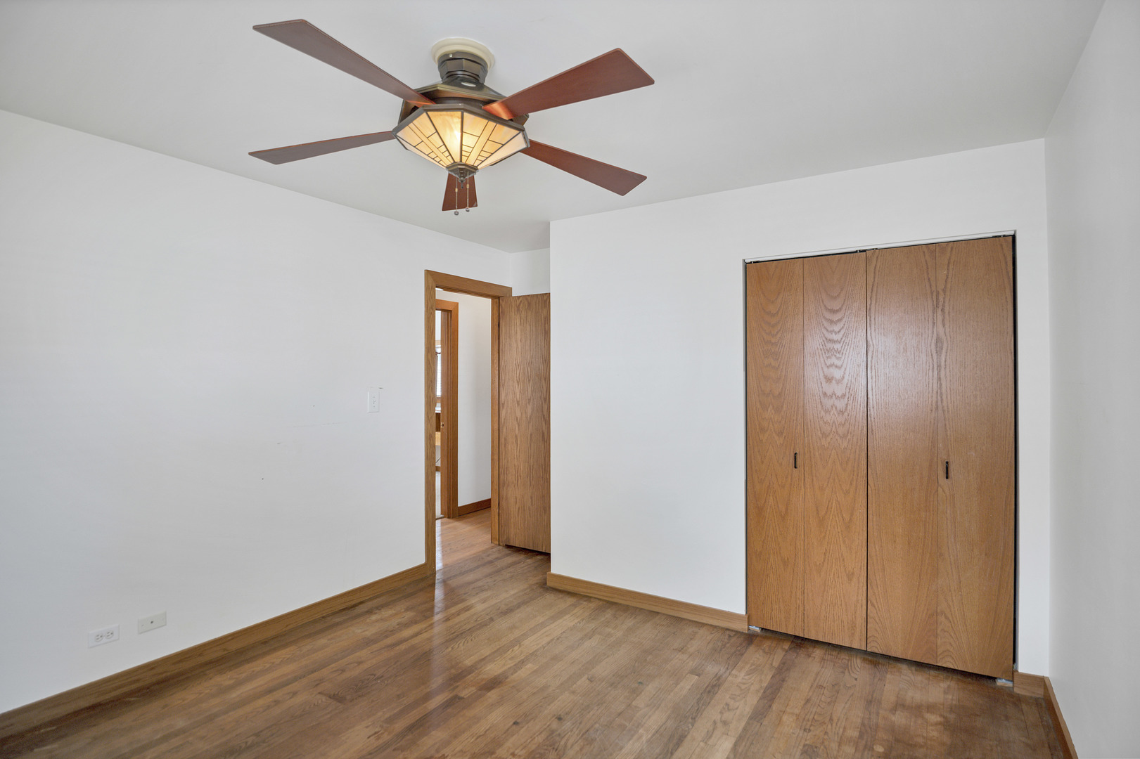 625 N EMERALD Avenue, Mundelein, IL 60060