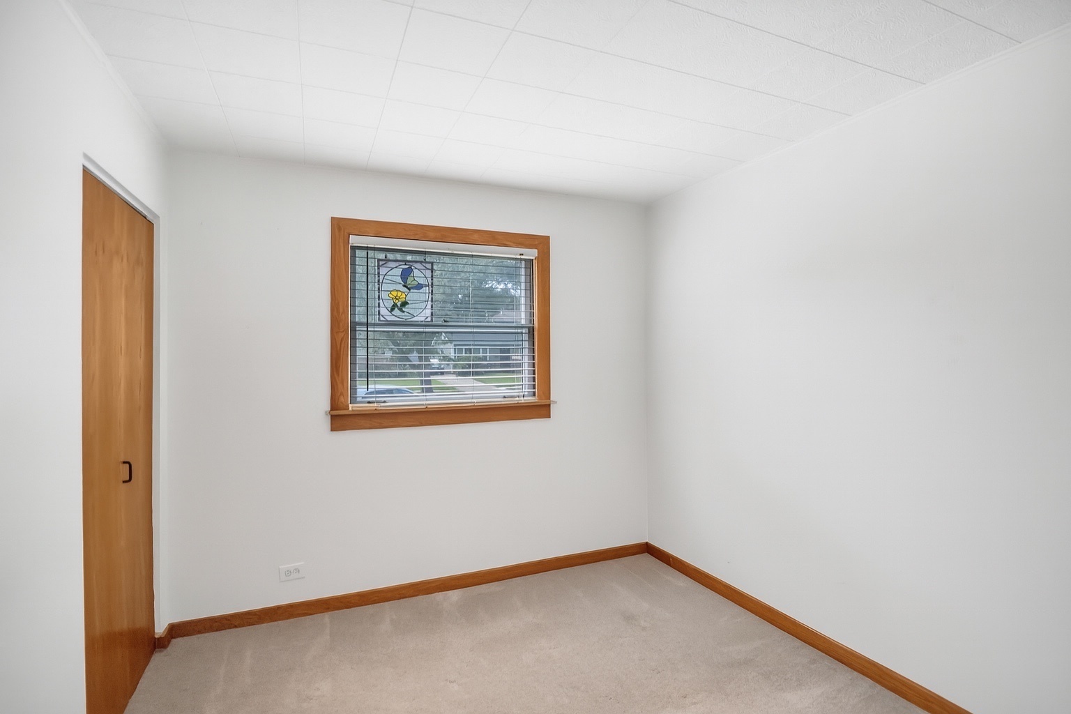 625 N EMERALD Avenue, Mundelein, IL 60060