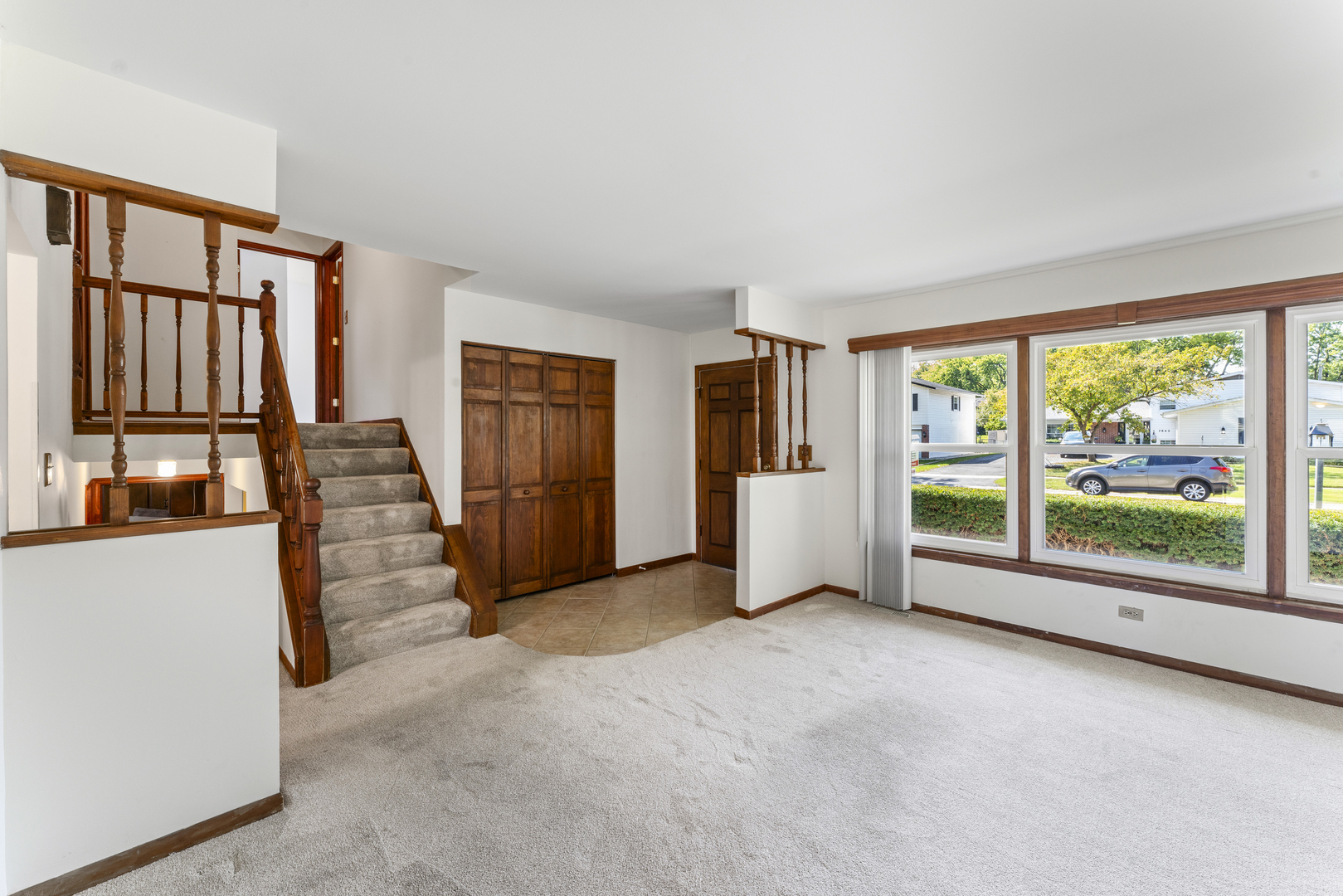 7843 Kensington Lane, Hanover Park, IL 60133