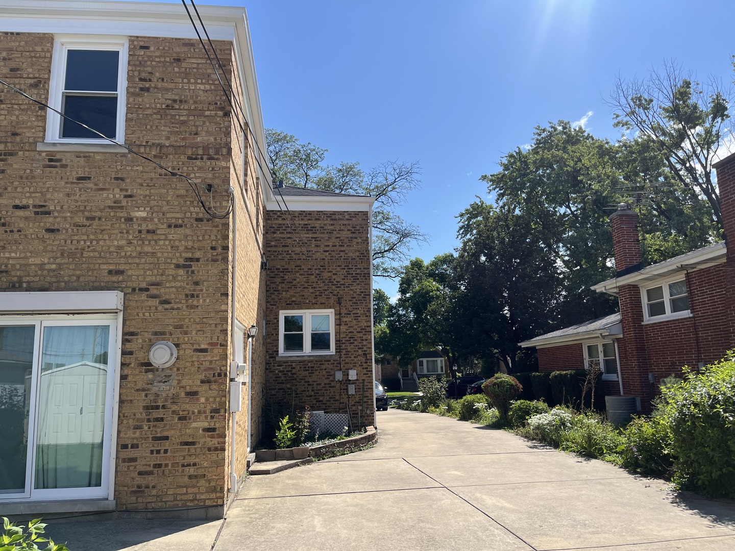 2222 S 15th Avenue, North Riverside, IL 60546