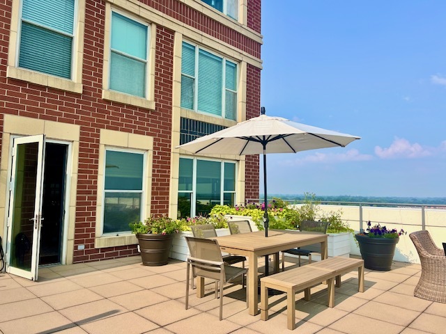 77 S Evergreen Avenue #1103, Arlington Heights, IL 60005