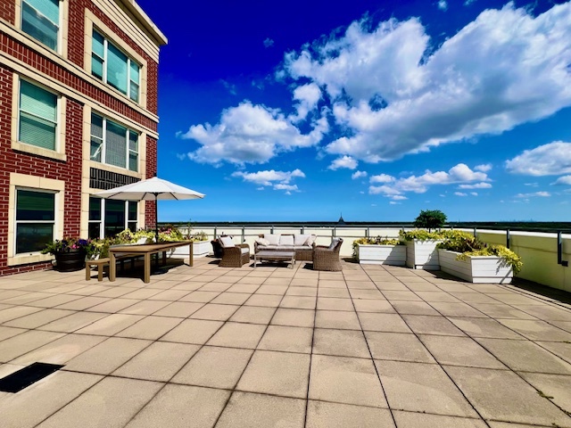 77 S Evergreen Avenue #1103, Arlington Heights, IL 60005