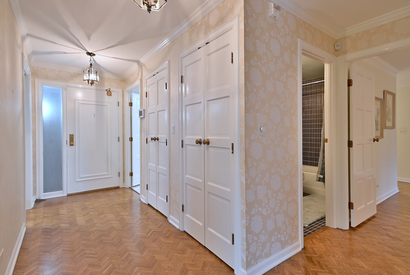 6 Oak Brook Club Drive #J102, Oak Brook, IL 60523