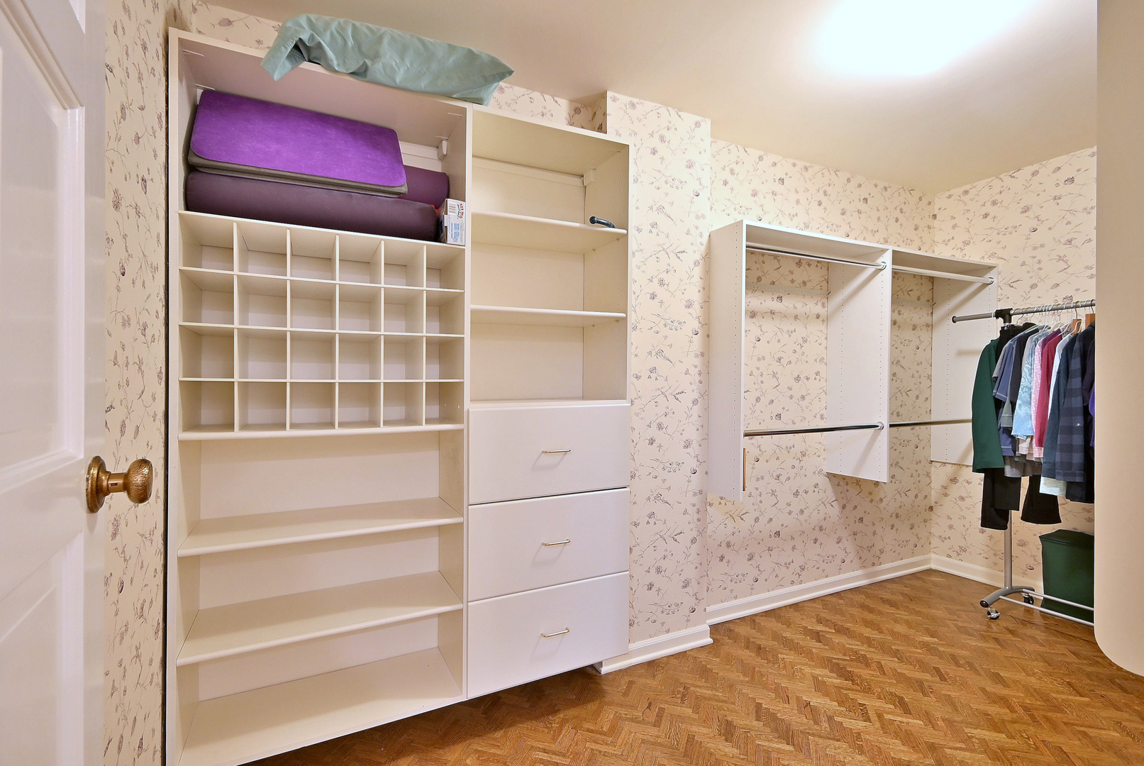 6 Oak Brook Club Drive #J102, Oak Brook, IL 60523