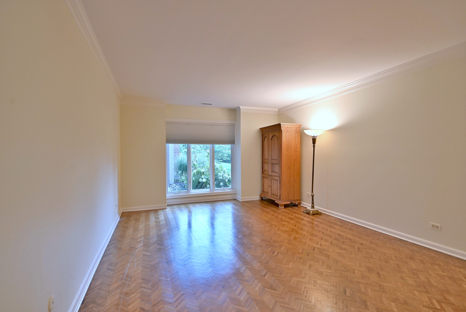 6 Oak Brook Club Drive #J102, Oak Brook, IL 60523