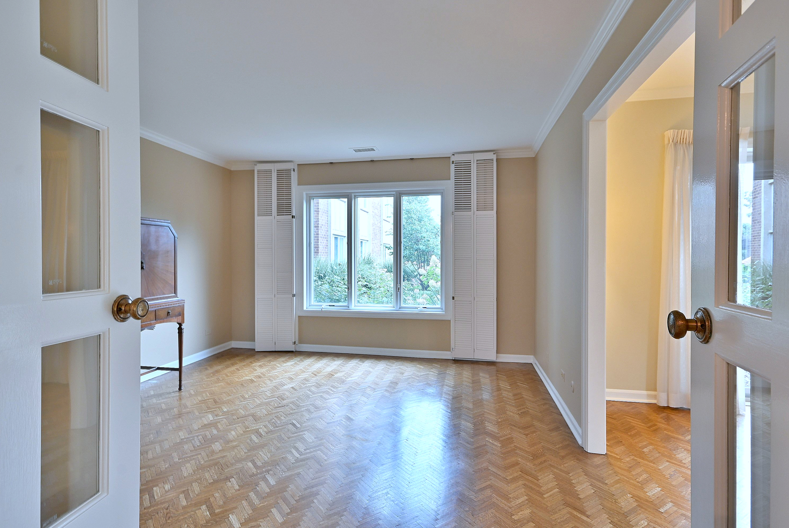 6 Oak Brook Club Drive #J102, Oak Brook, IL 60523