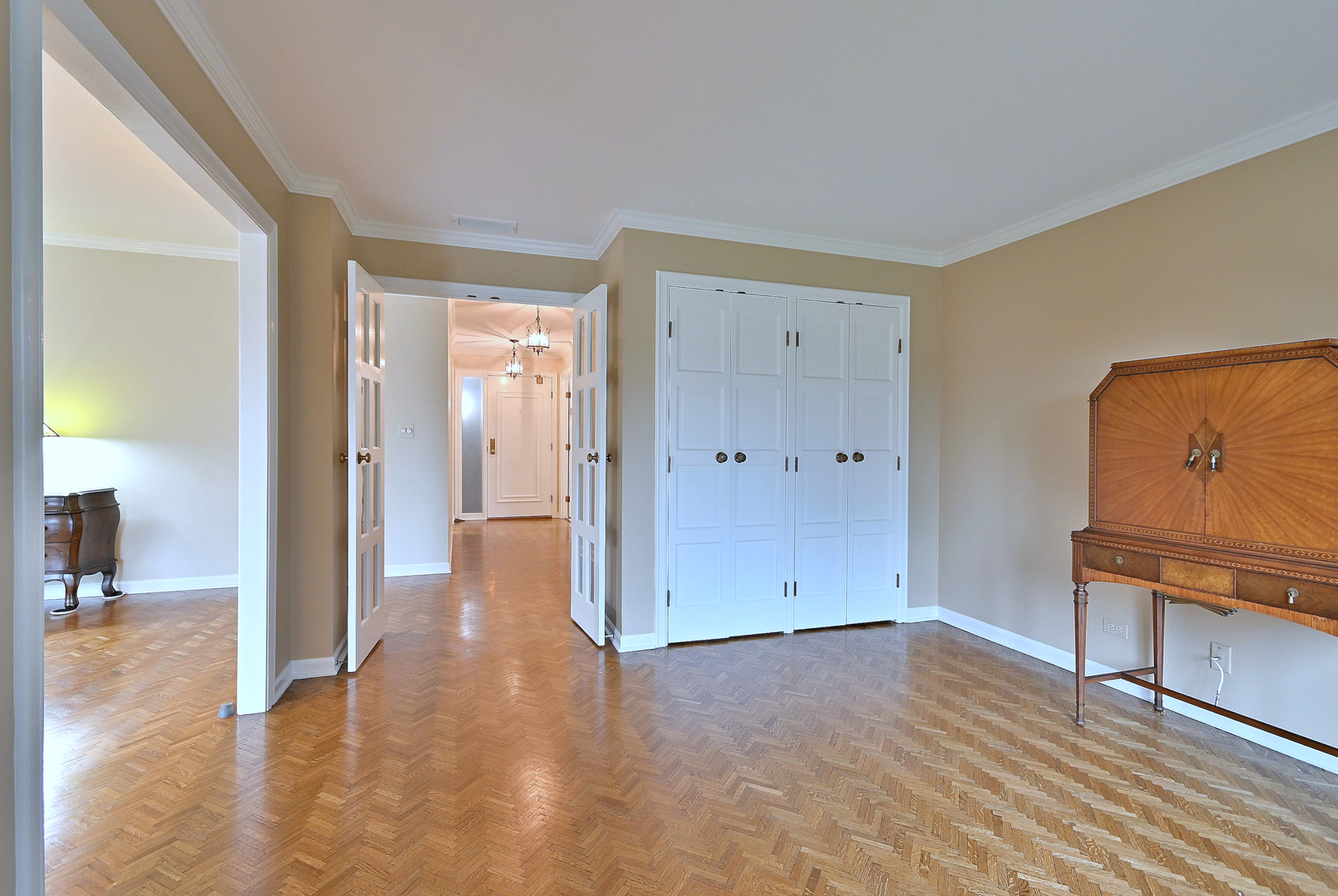 6 Oak Brook Club Drive #J102, Oak Brook, IL 60523