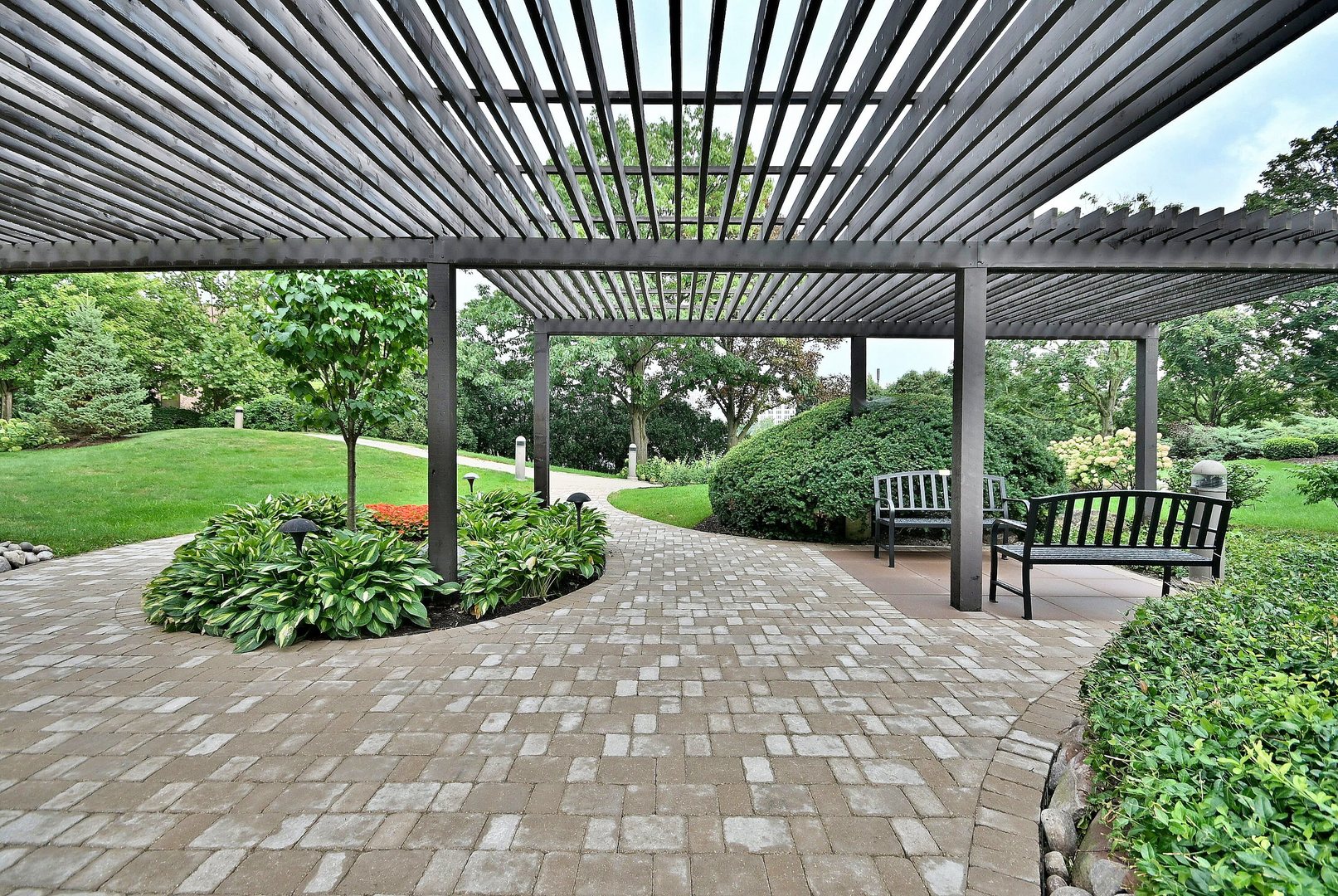 6 Oak Brook Club Drive #J102, Oak Brook, IL 60523
