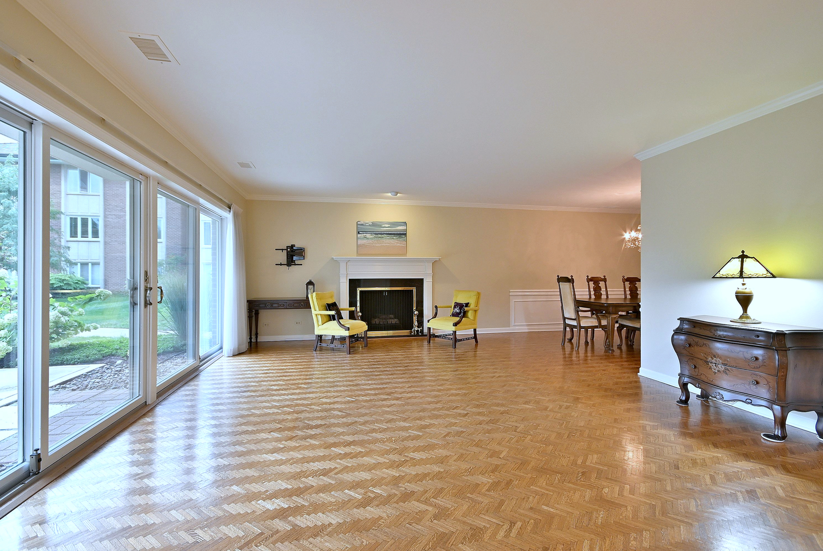 6 Oak Brook Club Drive #J102, Oak Brook, IL 60523