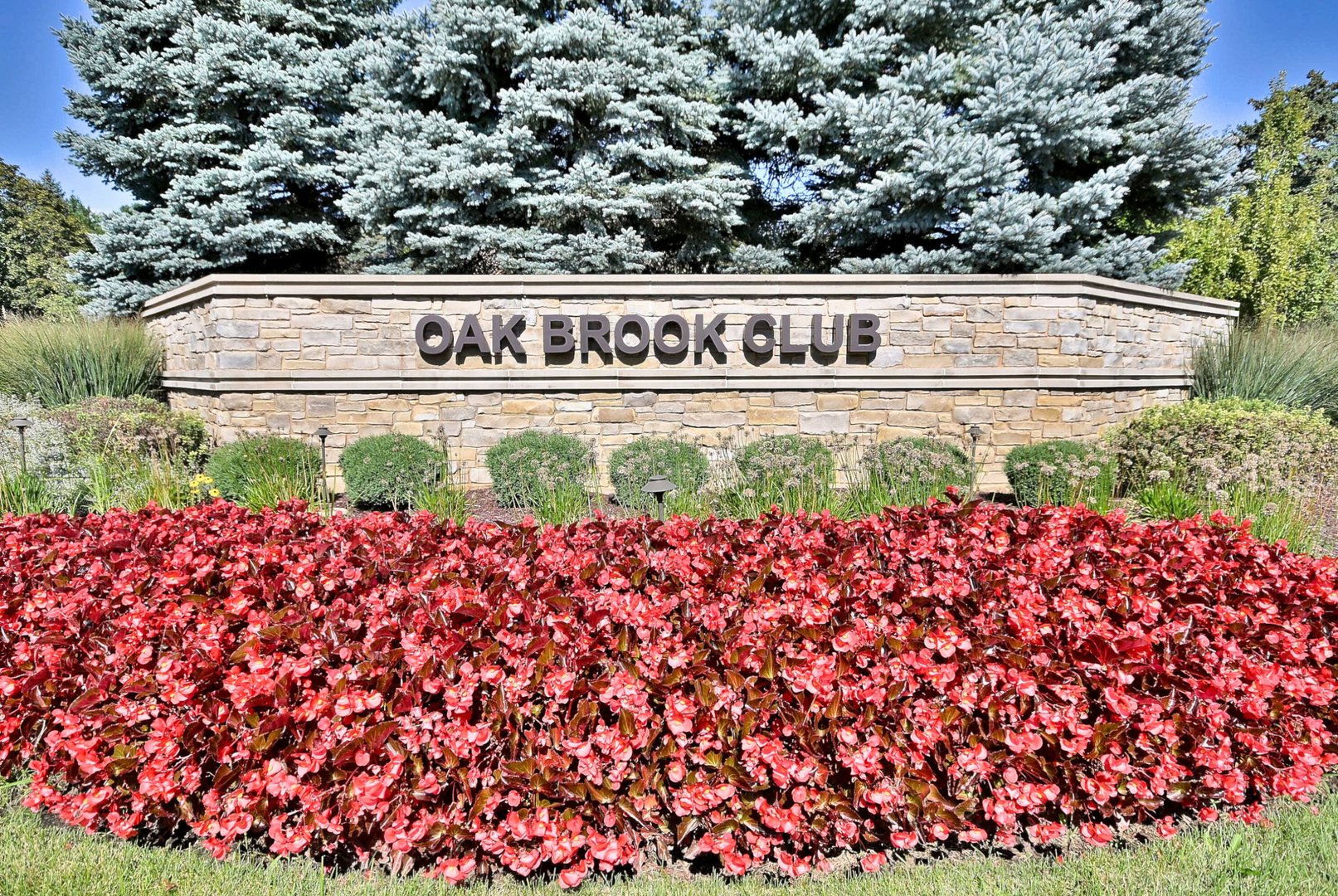 6 Oak Brook Club Drive #J102, Oak Brook, IL 60523