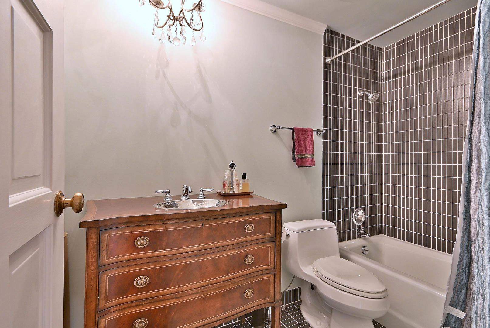 6 Oak Brook Club Drive #J102, Oak Brook, IL 60523