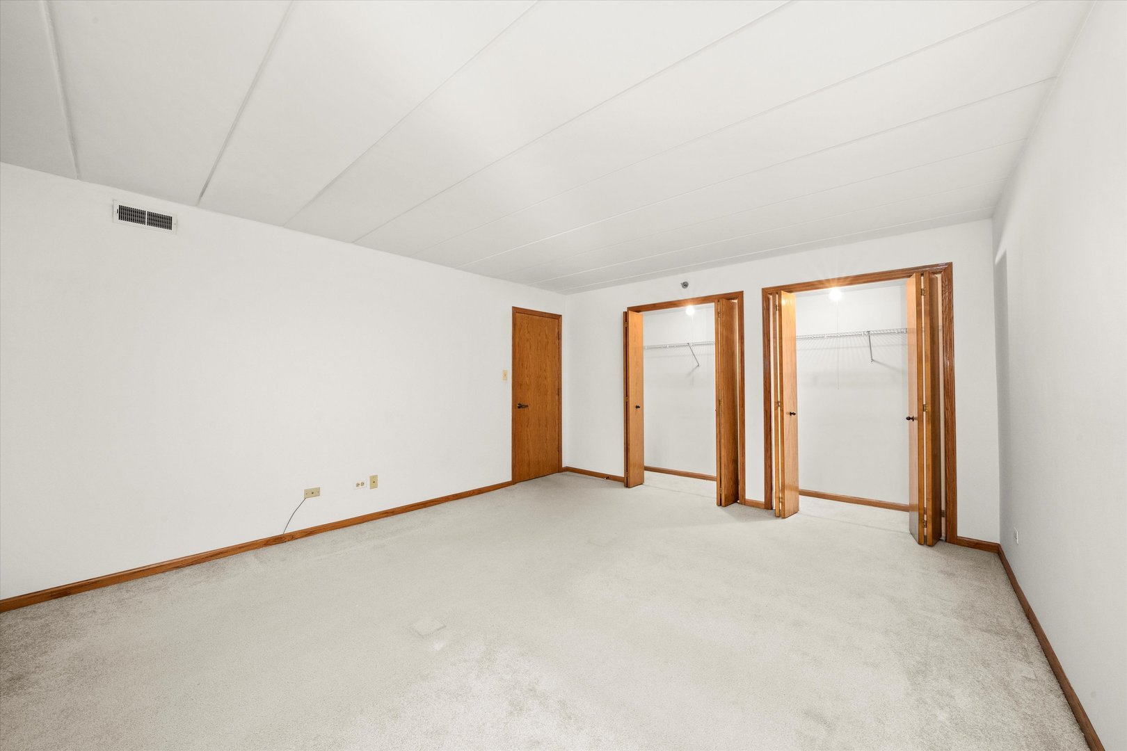 9026 Del Prado Drive #2N, Palos Hills, IL 60465