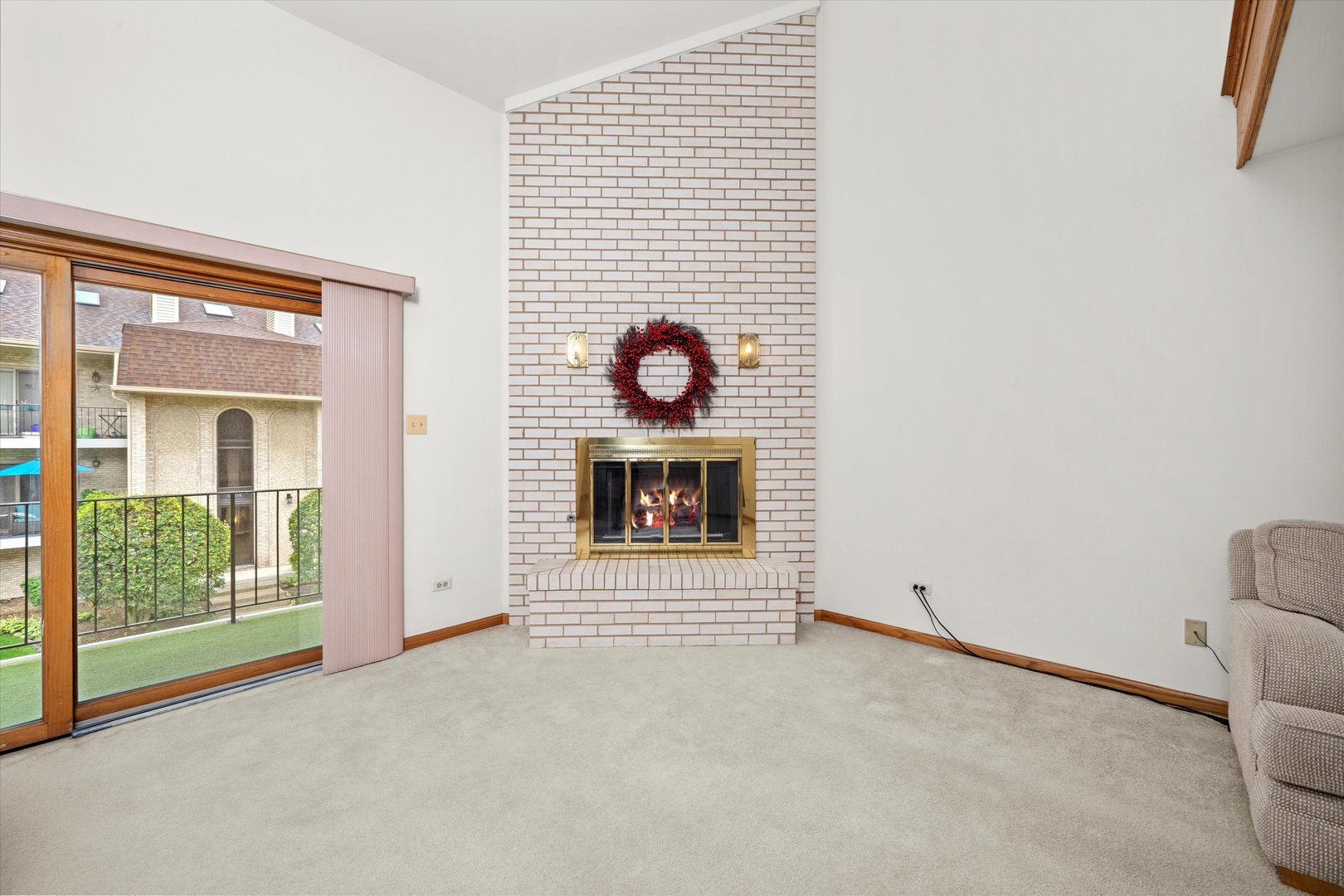 9026 Del Prado Drive #2N, Palos Hills, IL 60465