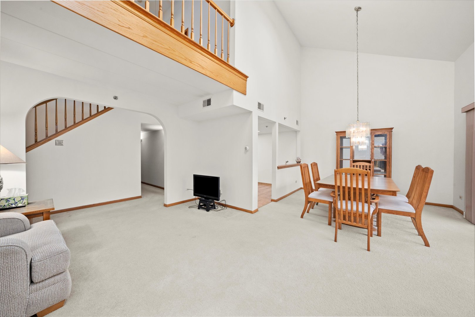 9026 Del Prado Drive #2N, Palos Hills, IL 60465
