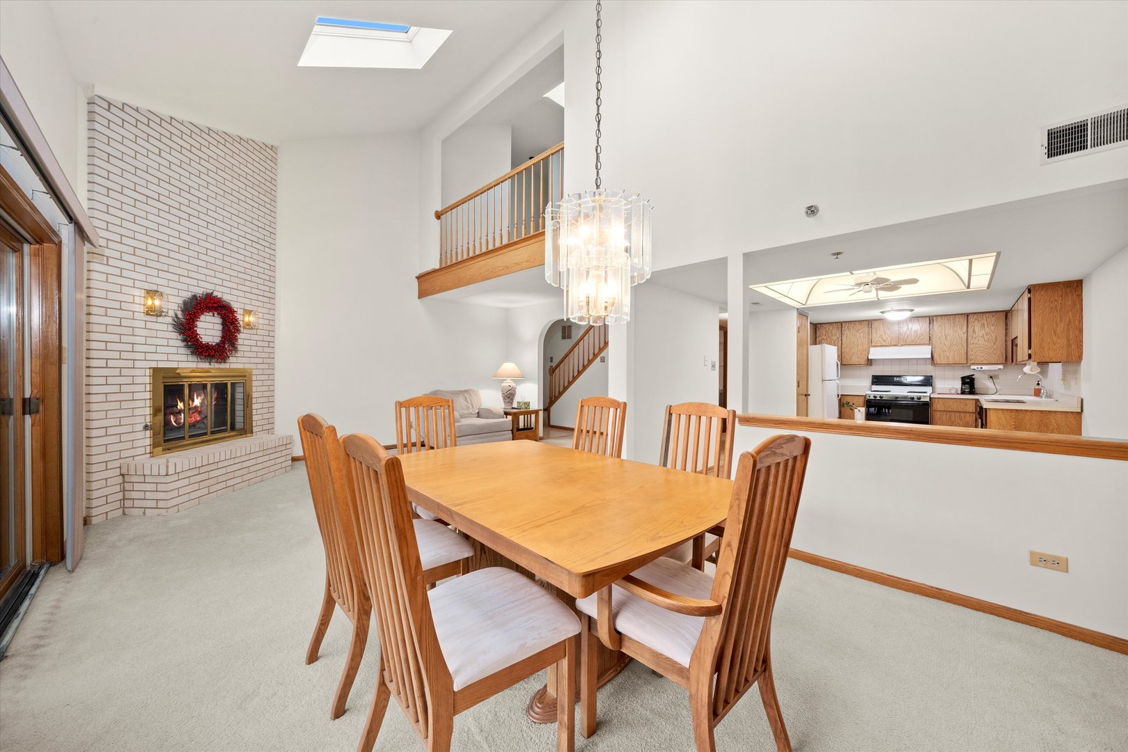 9026 Del Prado Drive #2N, Palos Hills, IL 60465