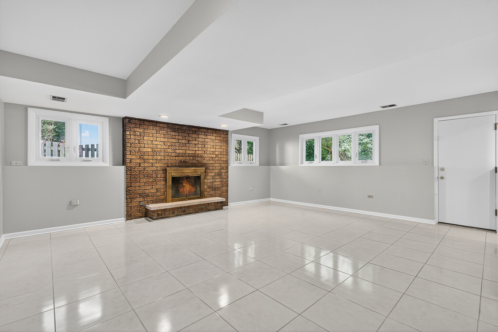 407 Brad Court, Naperville, IL 60565