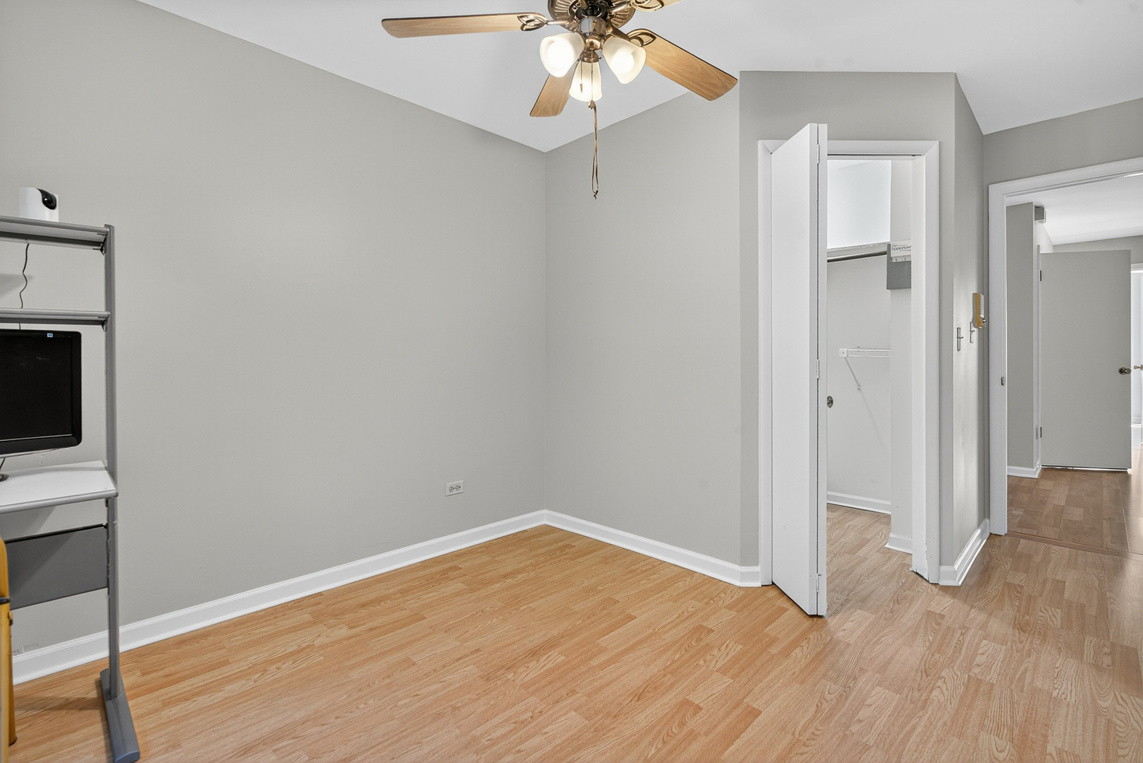 407 Brad Court, Naperville, IL 60565