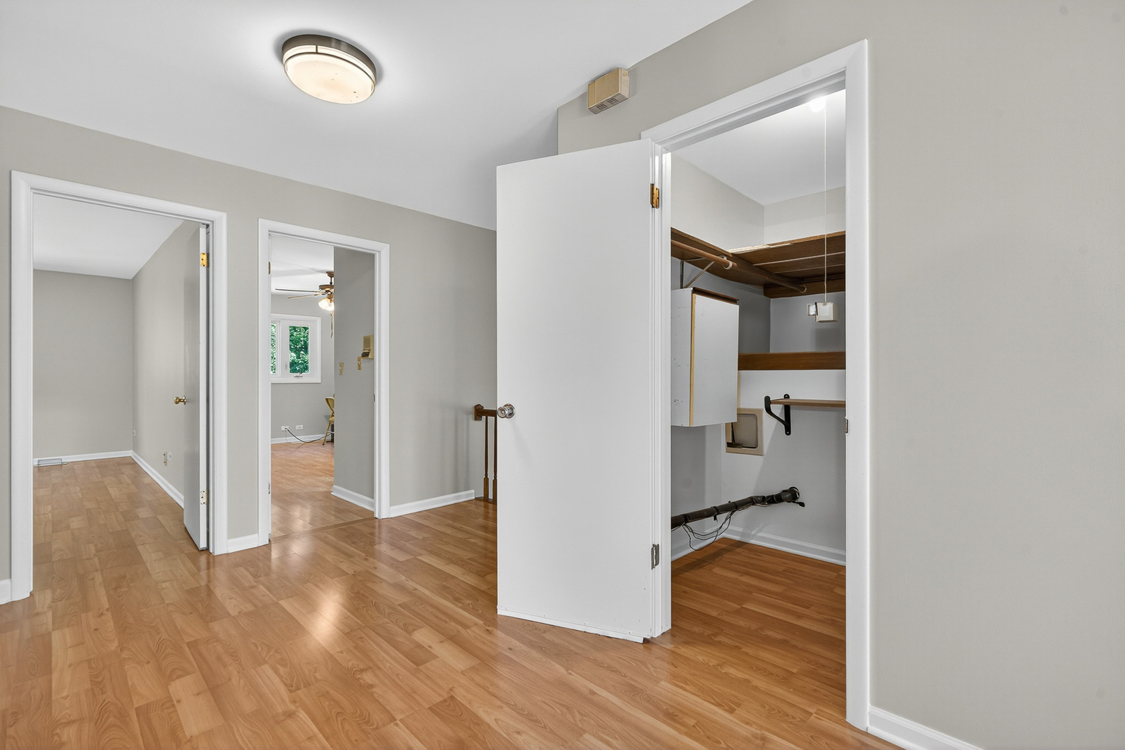 407 Brad Court, Naperville, IL 60565