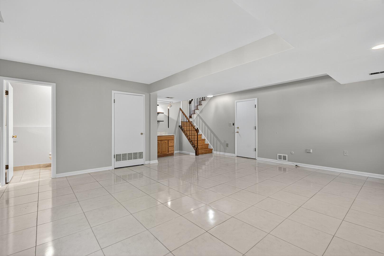407 Brad Court, Naperville, IL 60565