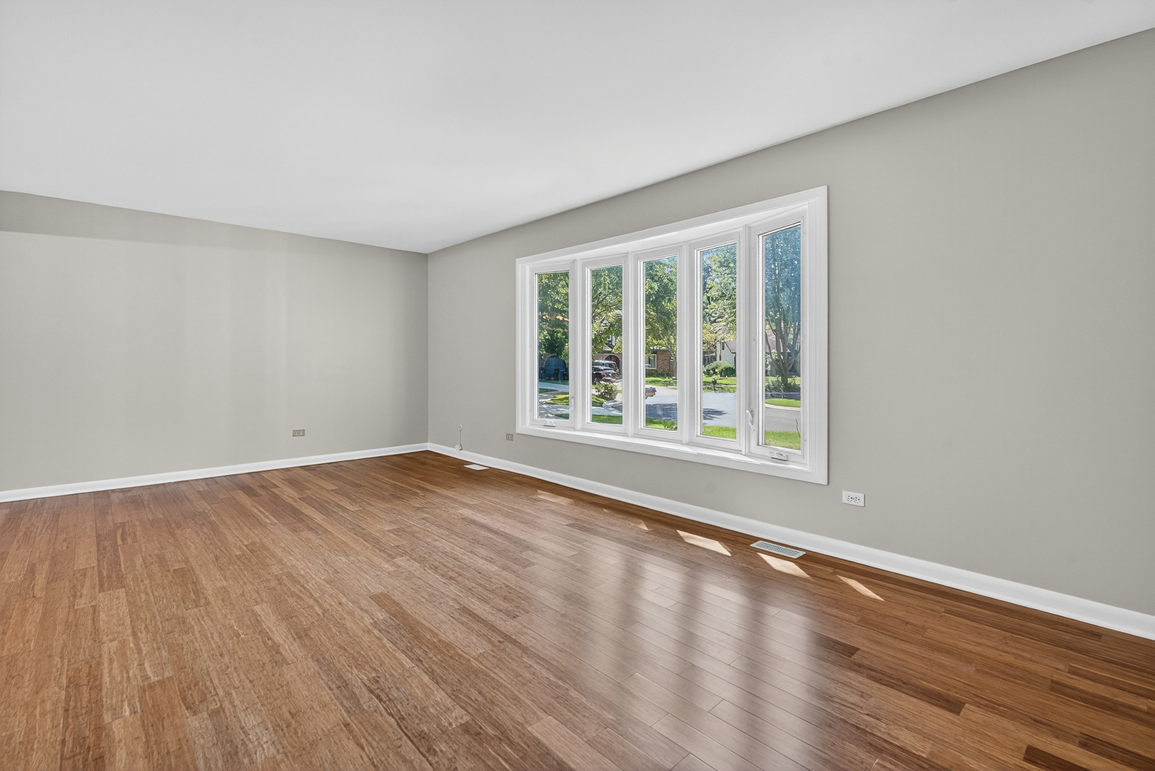 407 Brad Court, Naperville, IL 60565