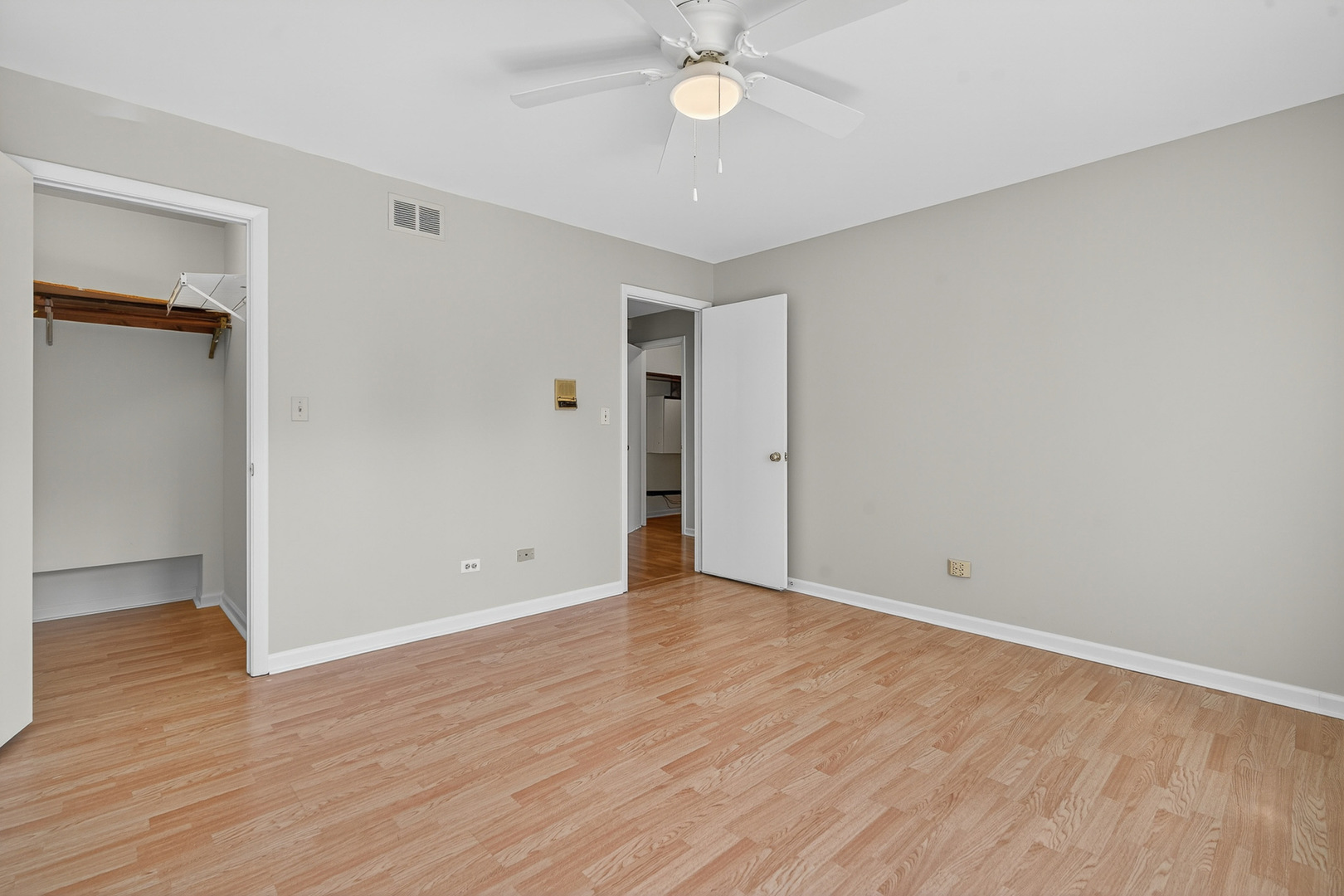 407 Brad Court, Naperville, IL 60565