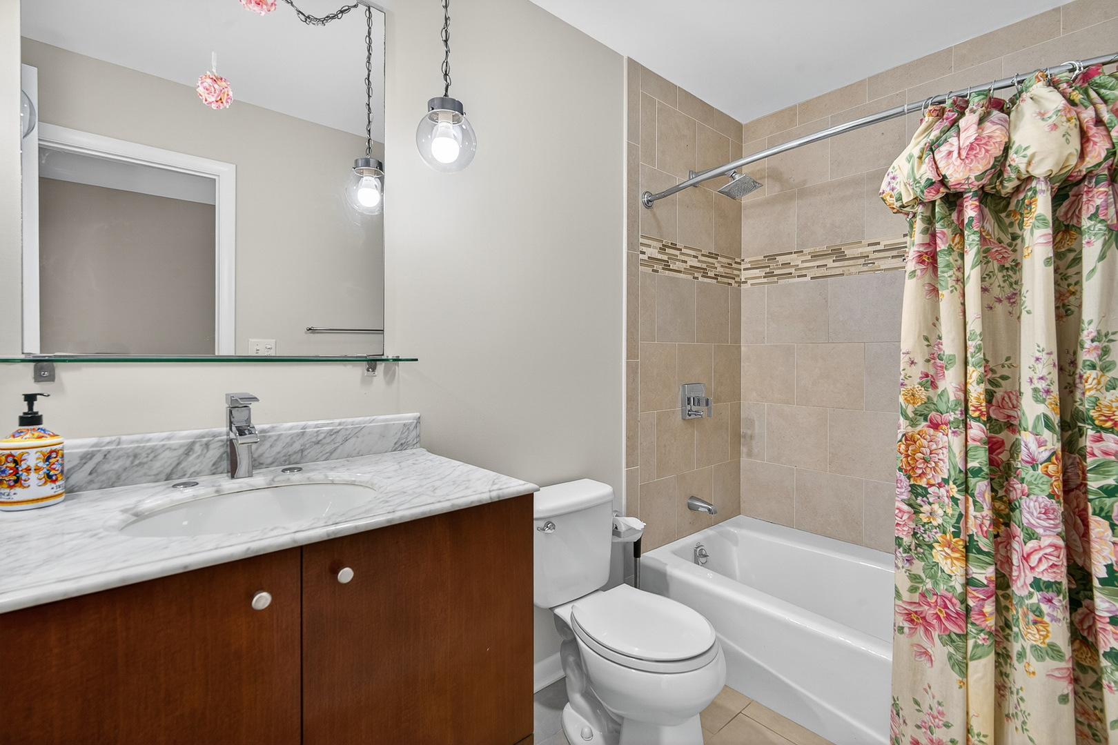 407 Brad Court, Naperville, IL 60565