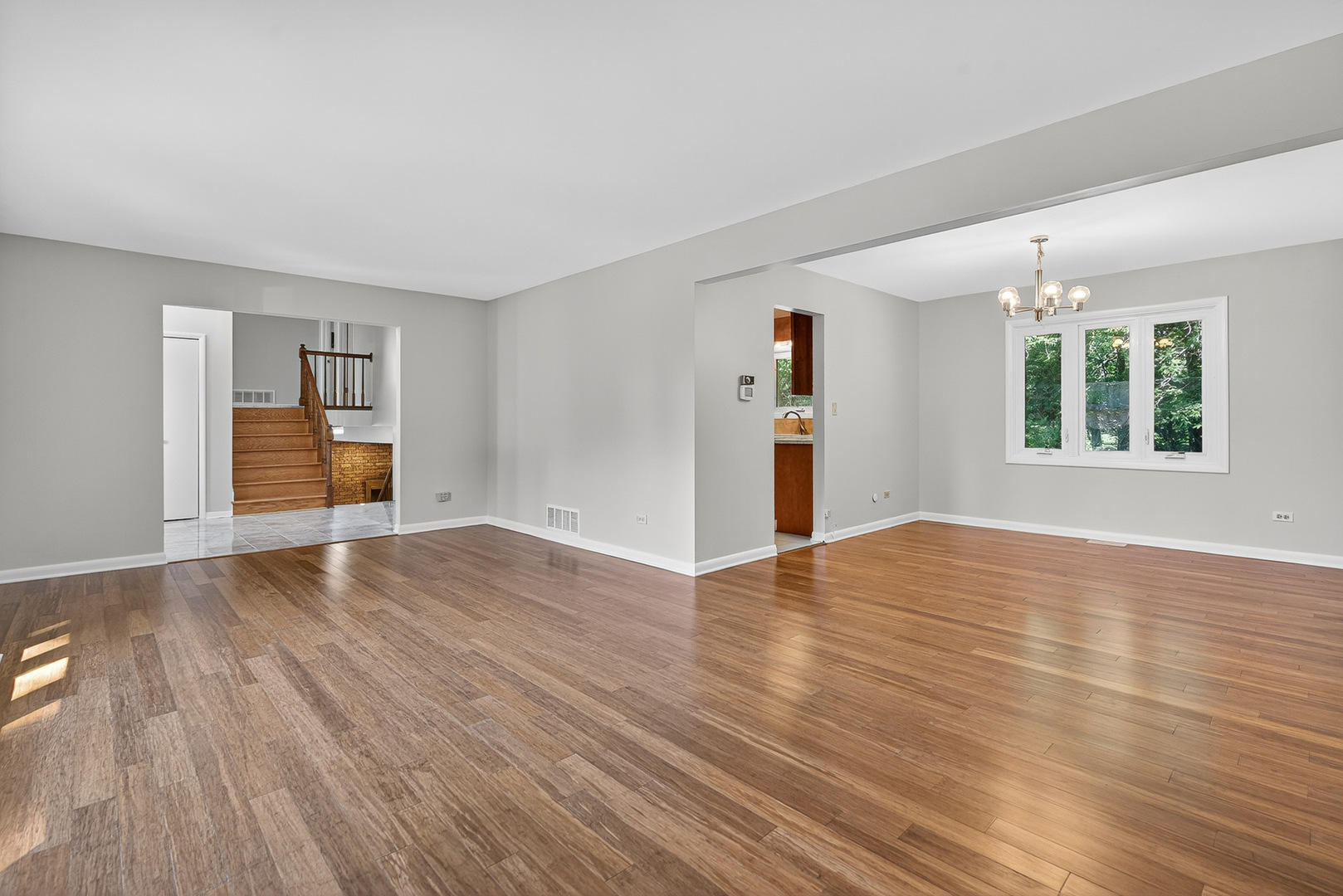 407 Brad Court, Naperville, IL 60565