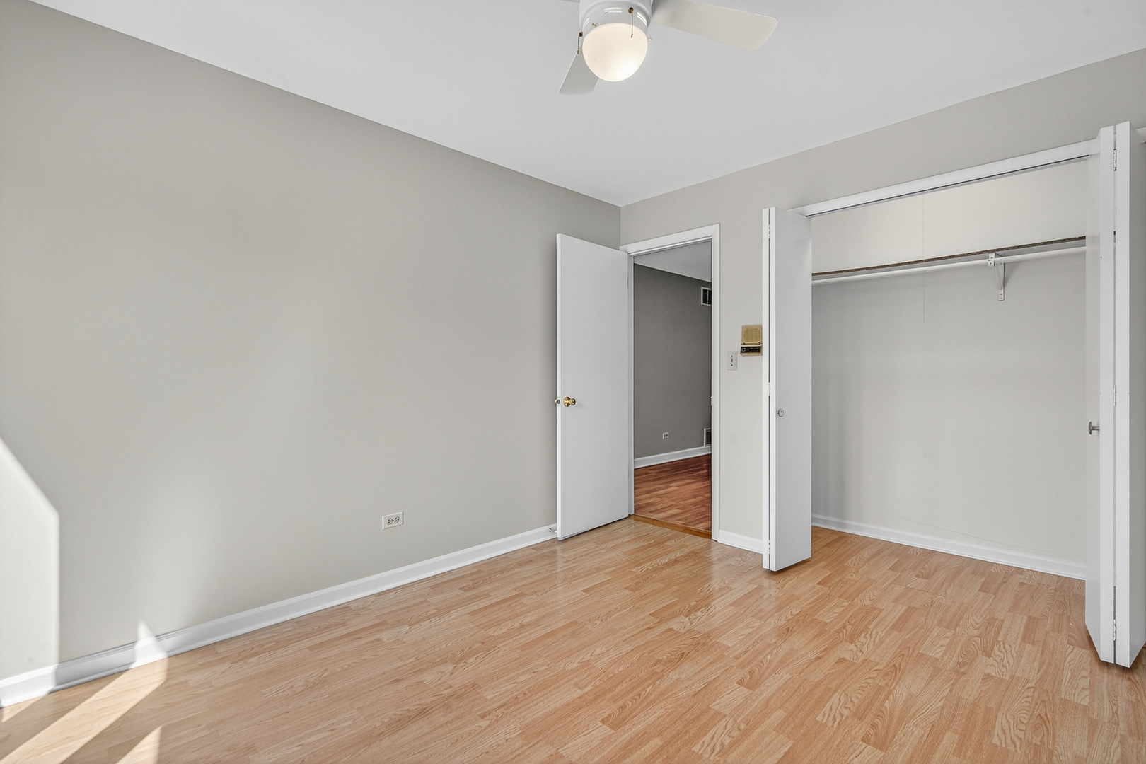 407 Brad Court, Naperville, IL 60565