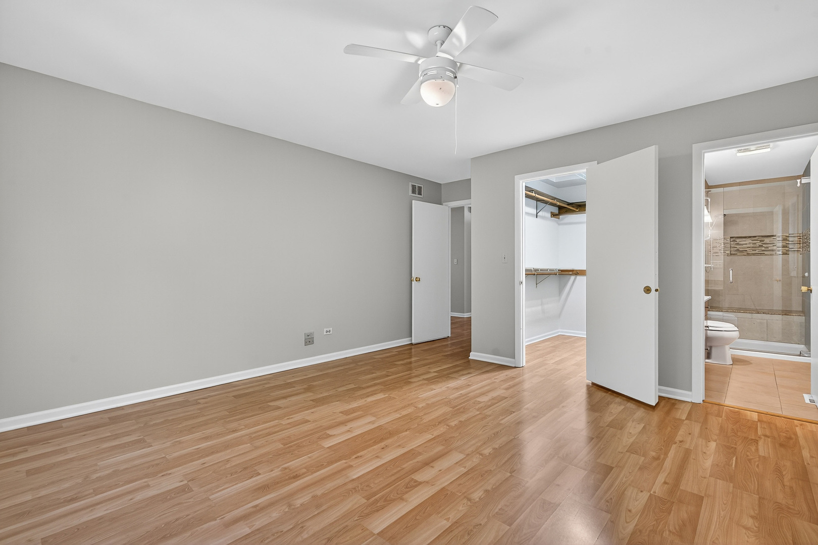 407 Brad Court, Naperville, IL 60565