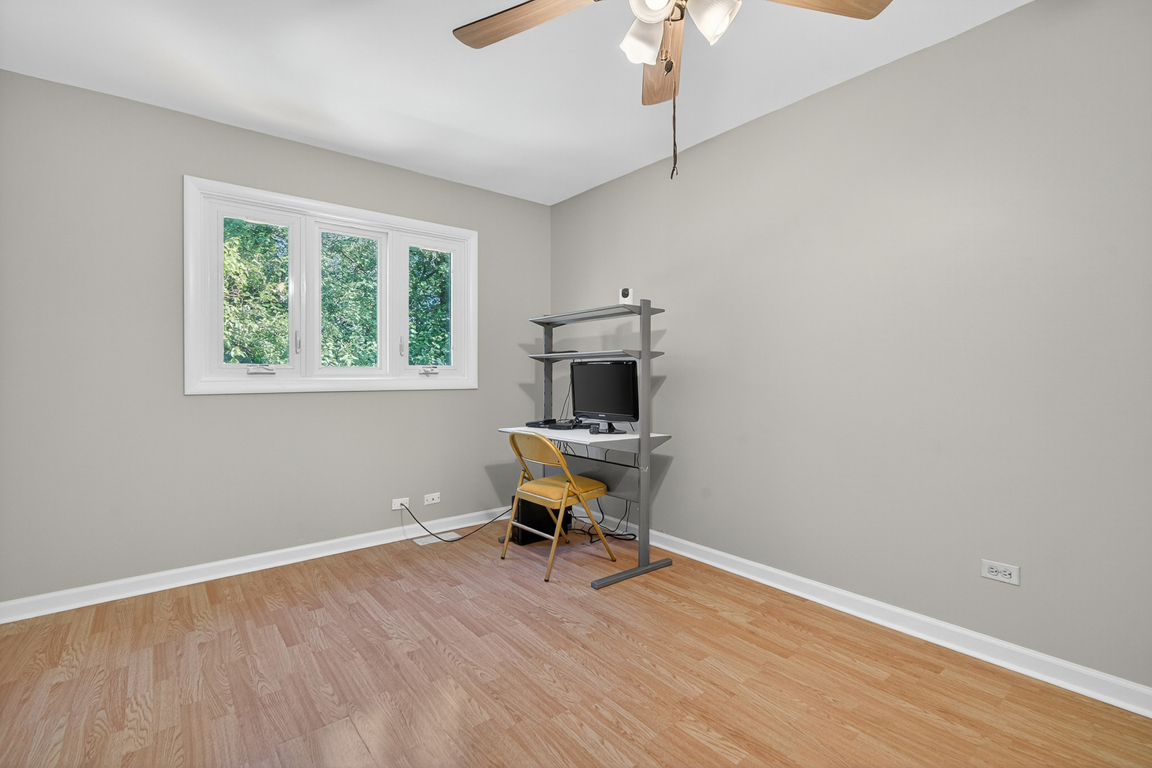 407 Brad Court, Naperville, IL 60565