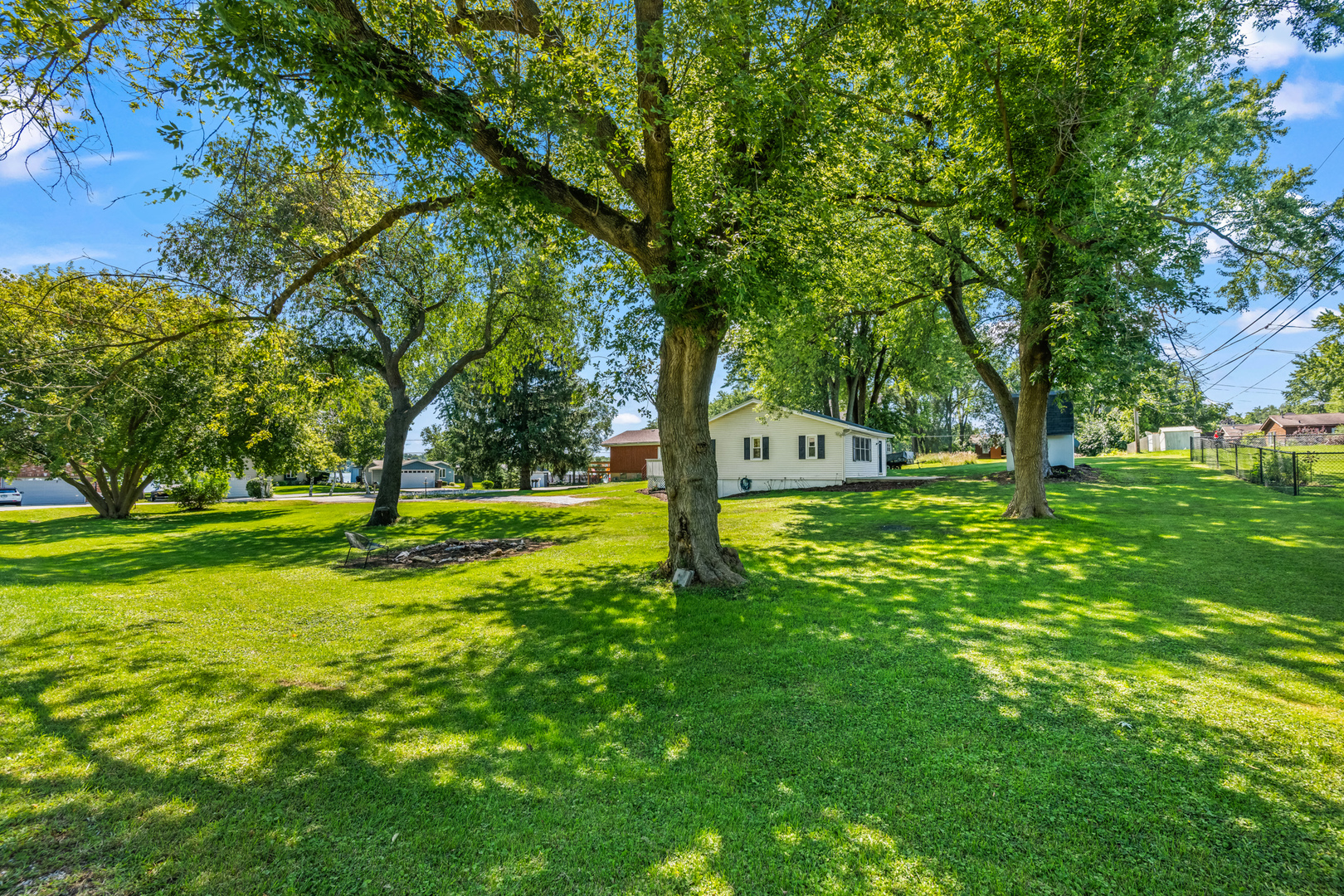 3817 W LAKE SHORE Drive, Wonder Lake, IL 60097