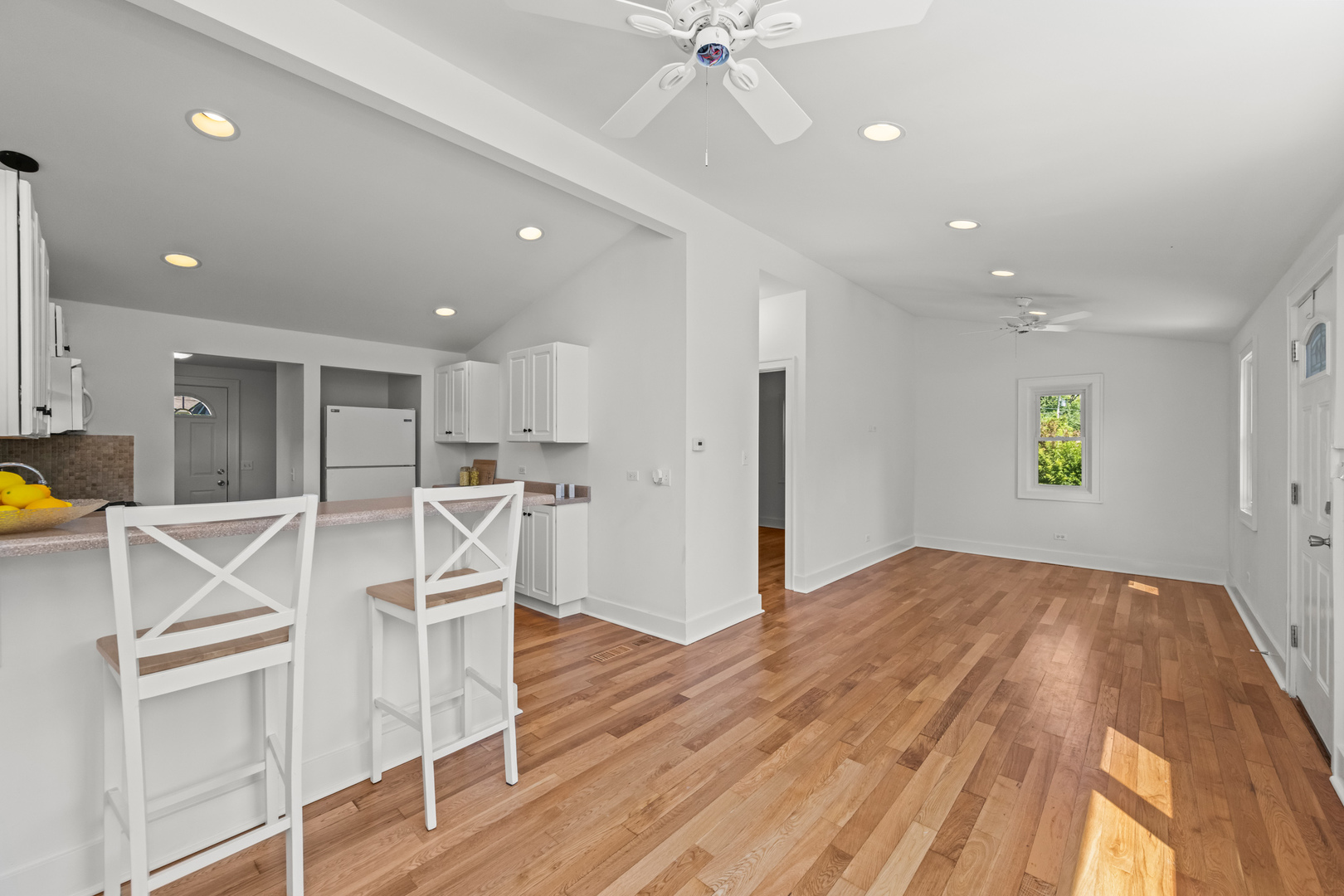 3817 W LAKE SHORE Drive, Wonder Lake, IL 60097