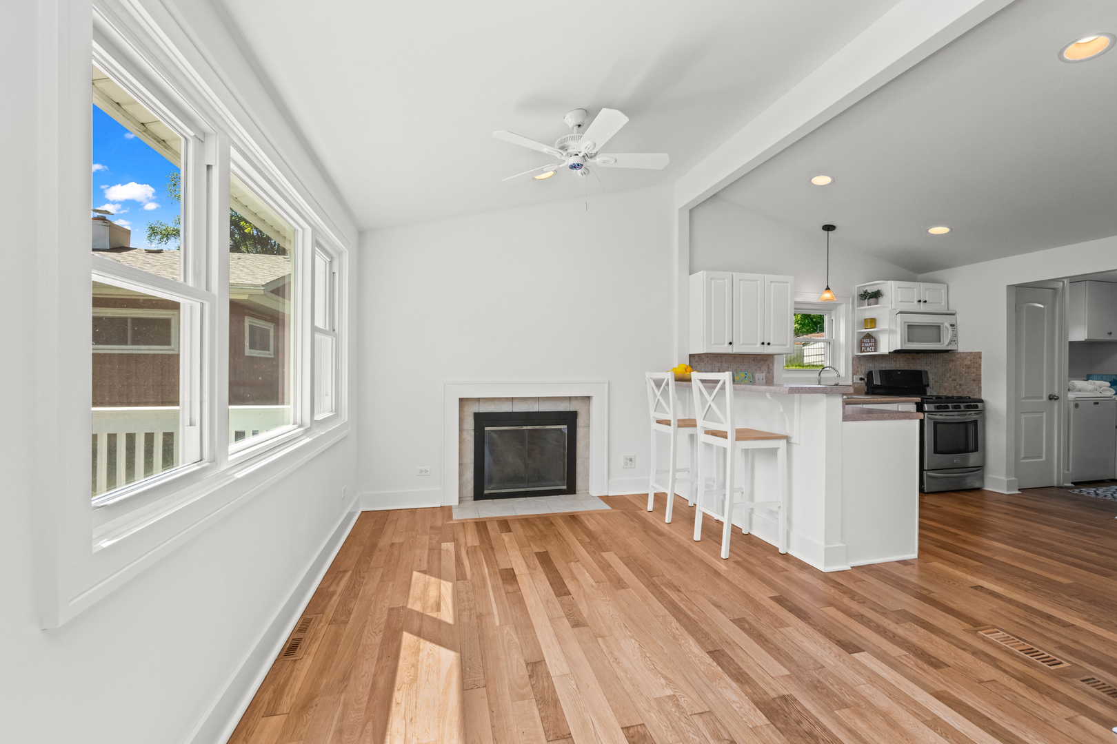 3817 W LAKE SHORE Drive, Wonder Lake, IL 60097