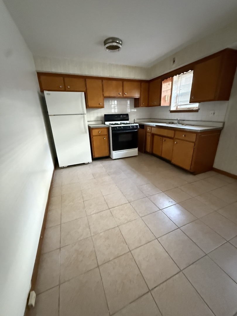 1712 N 35th Avenue, Stone Park, IL 60165