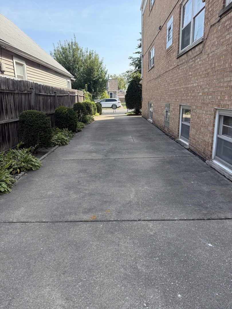 1712 N 35th Avenue, Stone Park, IL 60165