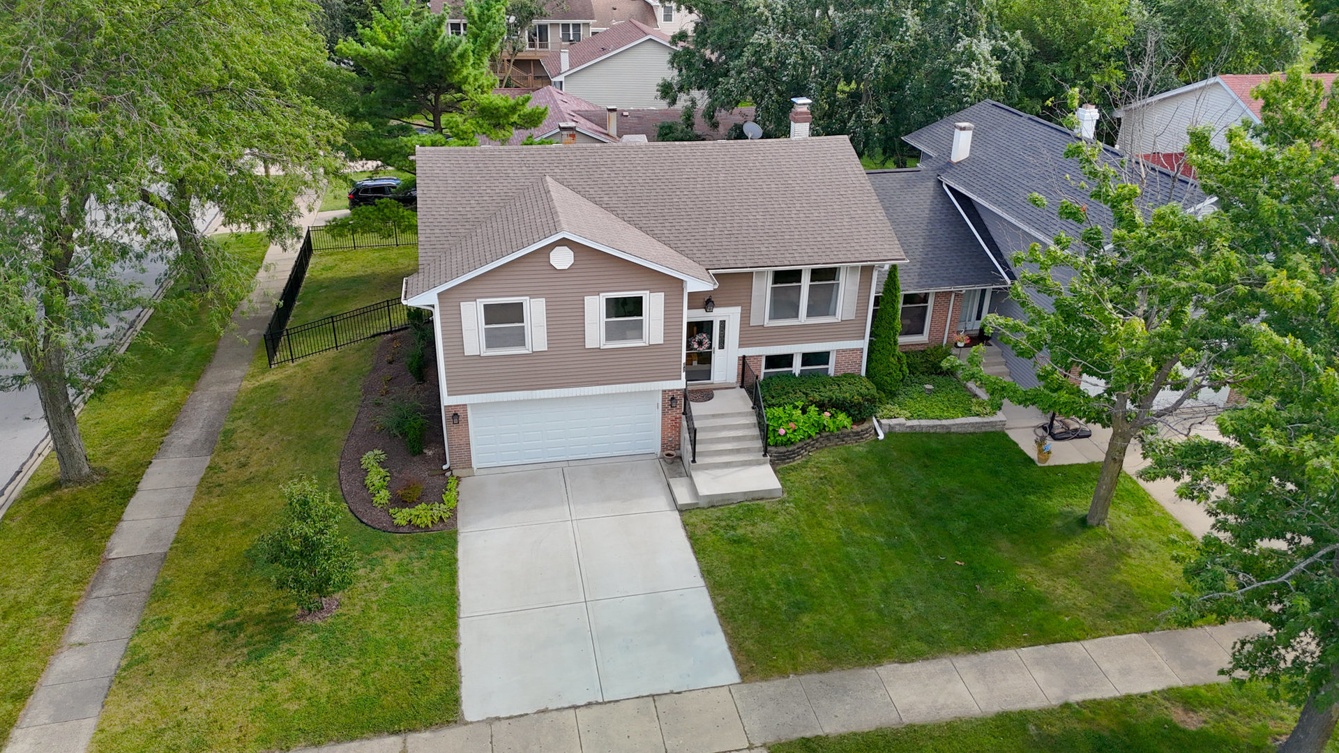 147 Majestic Drive, Lombard, IL 60148